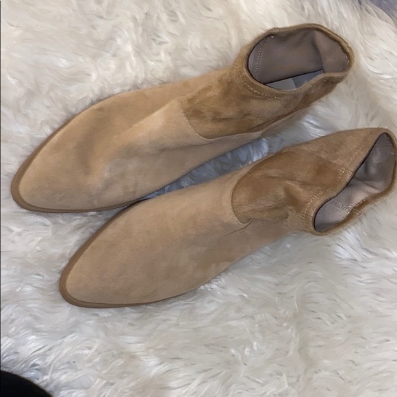 Shoes - Picture 6 of 11